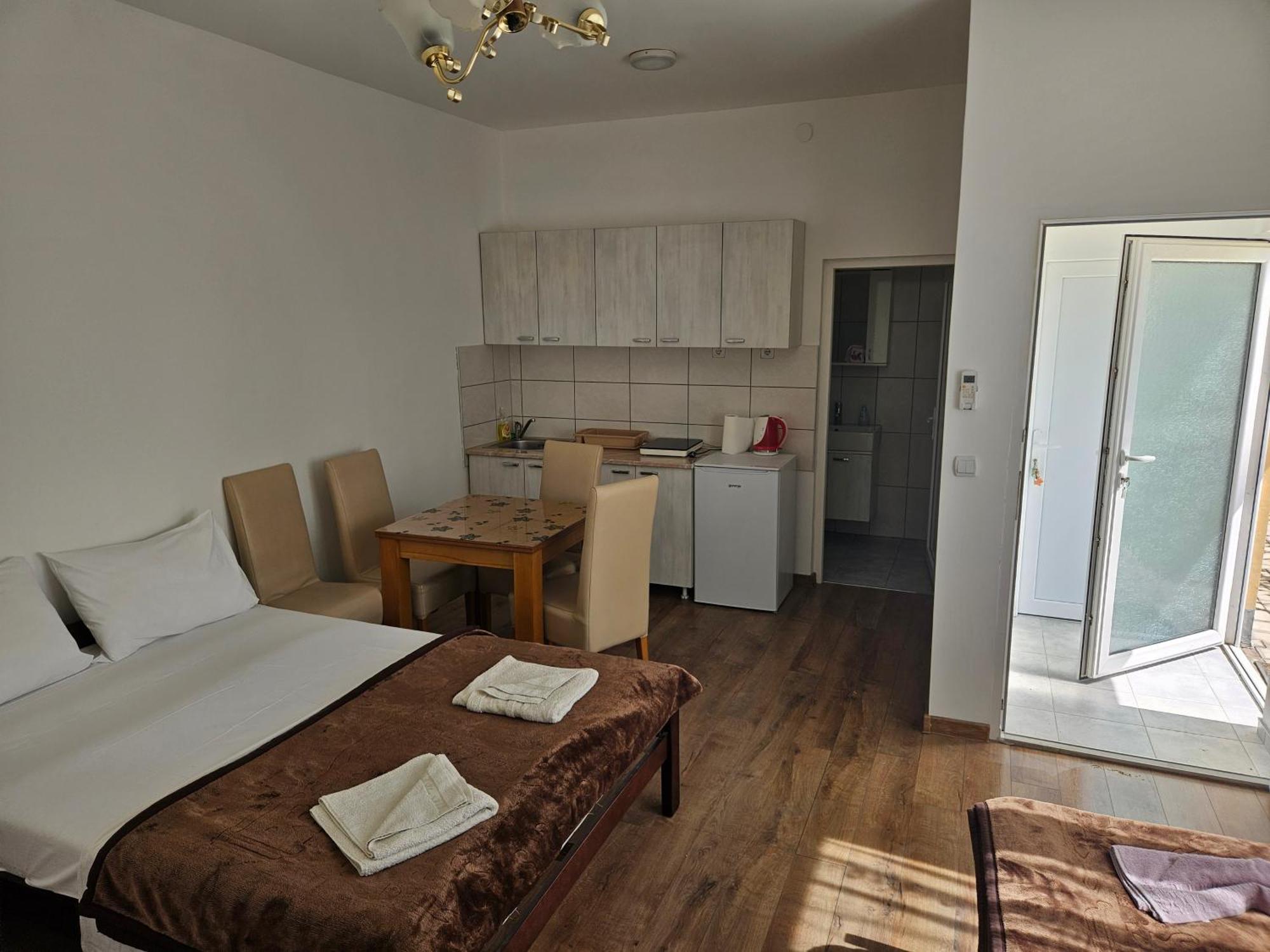 Apartments Kuca Aleksic Ni Eksteriør bilde