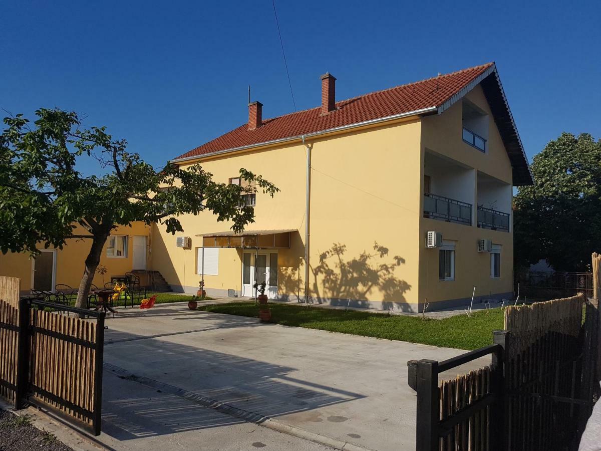 Apartments Kuca Aleksic Ni Eksteriør bilde