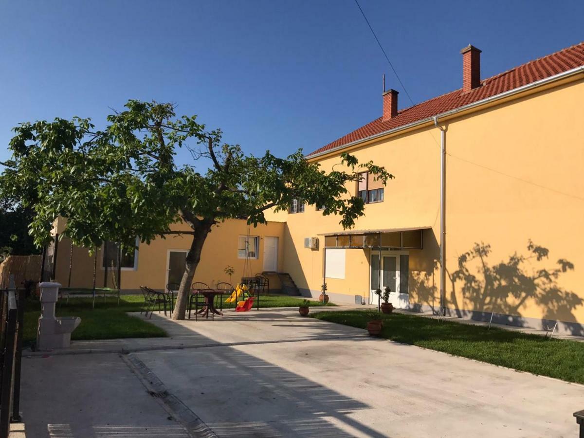 Apartments Kuca Aleksic Ni Eksteriør bilde