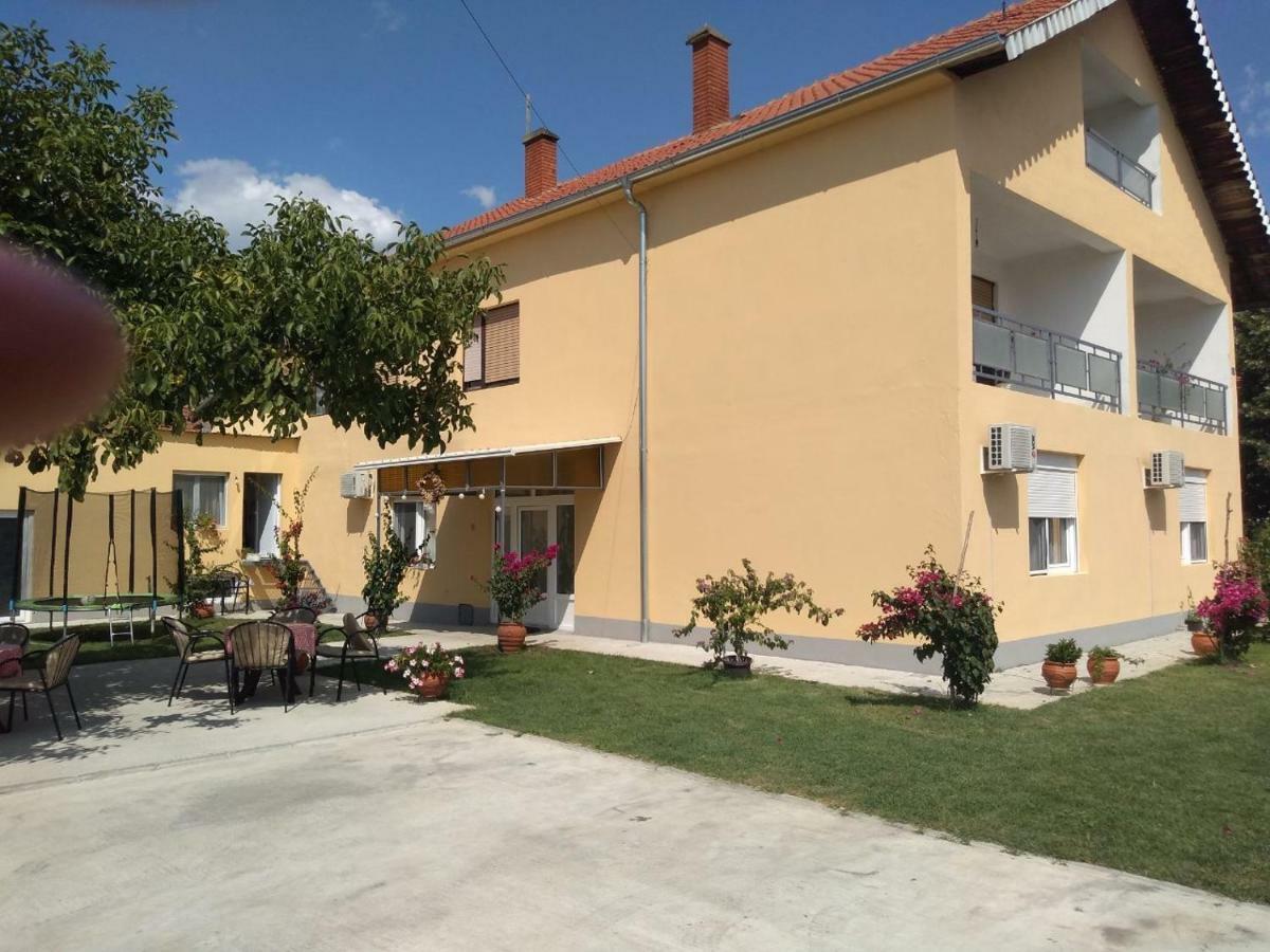 Apartments Kuca Aleksic Ni Eksteriør bilde